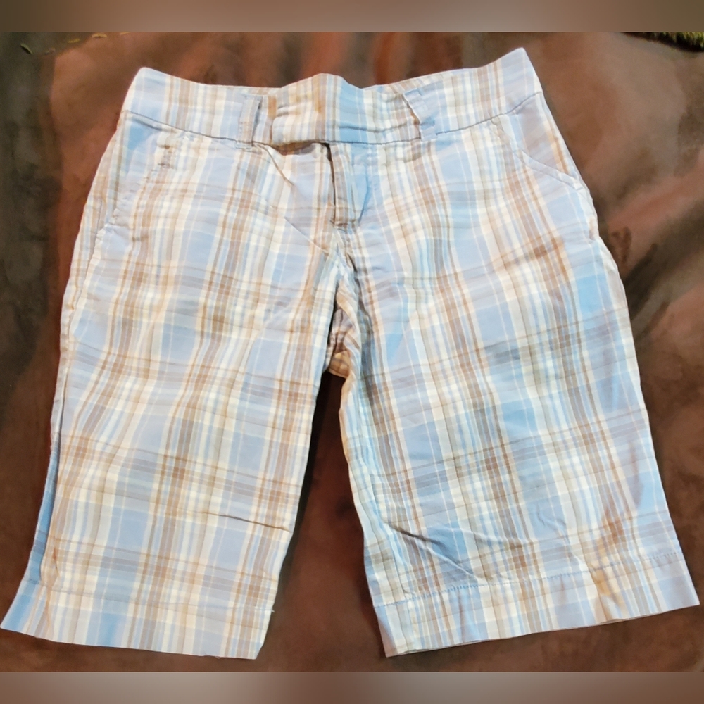 SO wear it declare it Women's Plaid Shorts,  size 5
